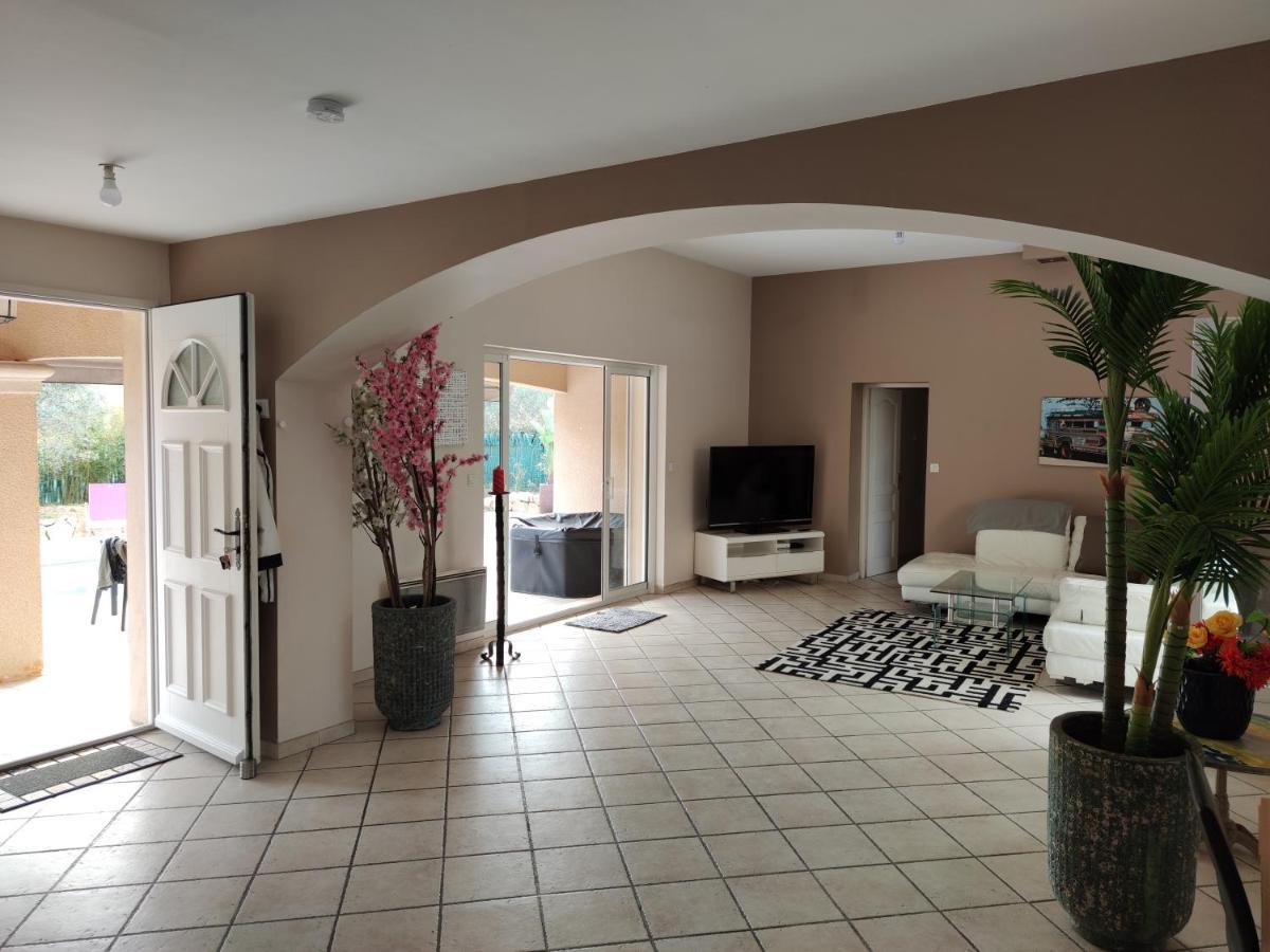 Peaceful 4 Stars Eco-friendly With Private Pool And Parking Roquebrune-sur-Argens