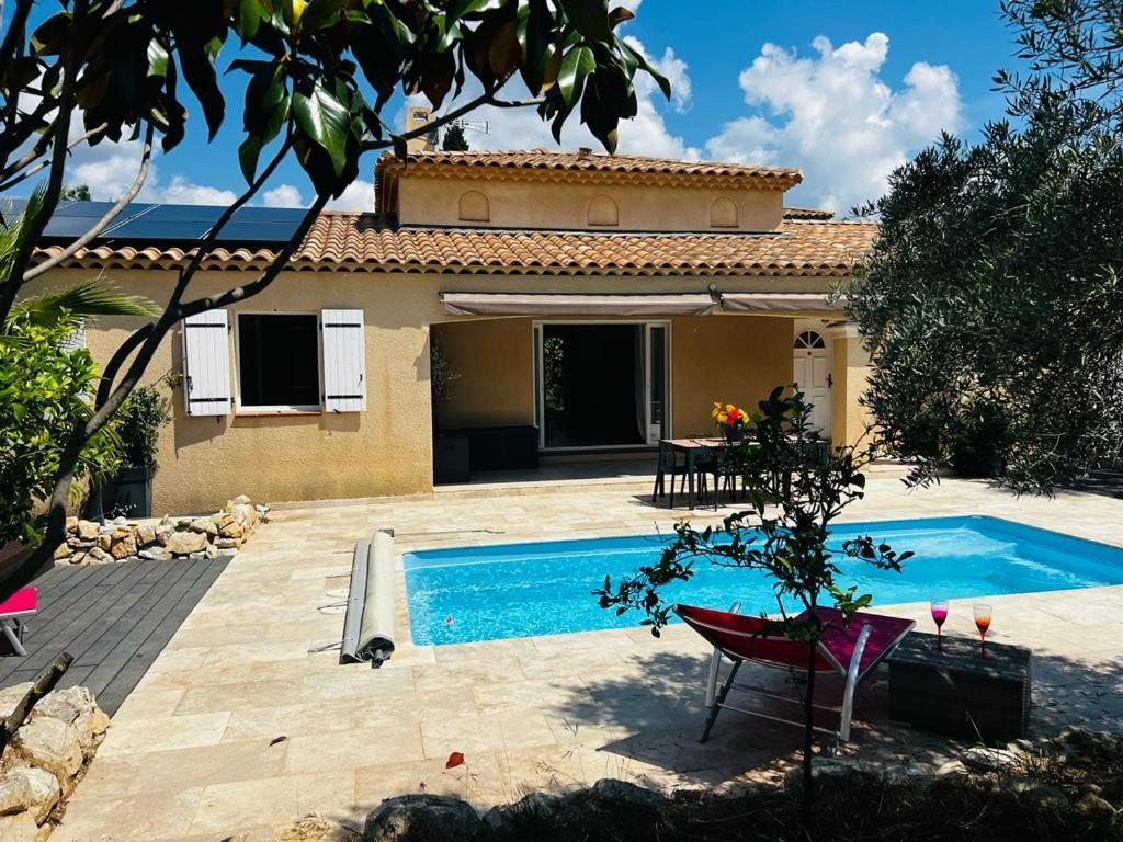 Peaceful 4 Stars Eco-friendly With Private Pool And Parking Holiday home *